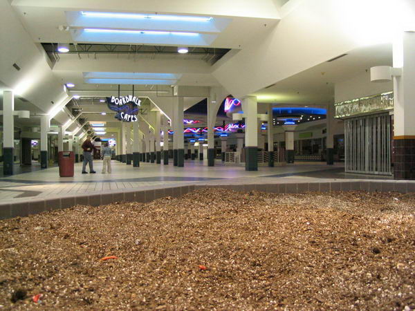 Wonderland Mall (Wonderland Shopping Center) - 2004 Photo